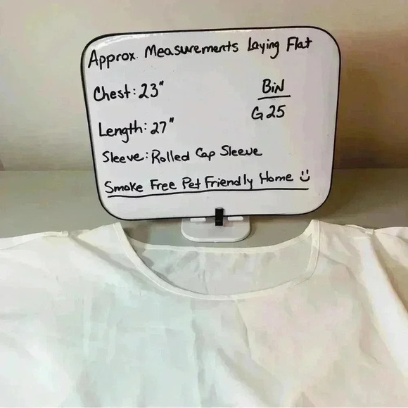 Bloomchic NWT White Rounded Neckline Faux Tab Sleeves with Button Detail Size 12 - Picture 12 of 12